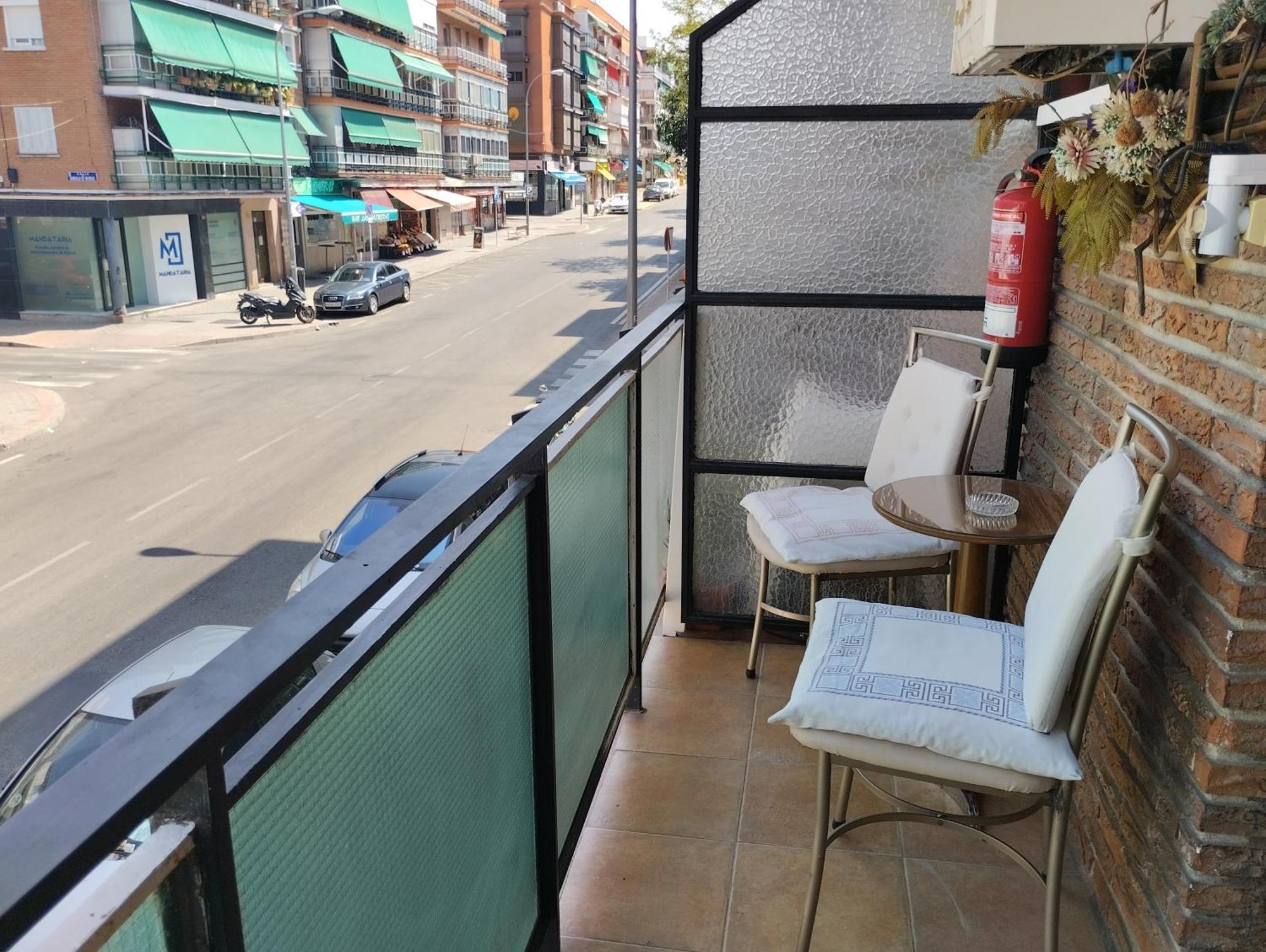 Habitaciones Individuales En Apartamento Madrid Exterior foto